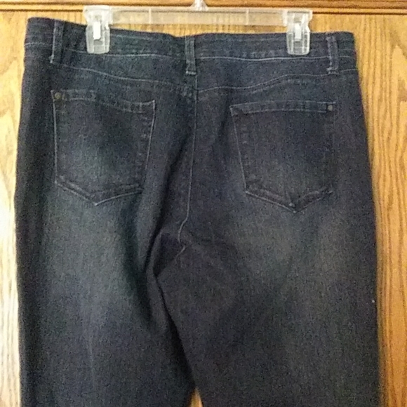 Women's Kardashian Khloe in Curvy Slim Boot Jeans - Picture 4 of 7